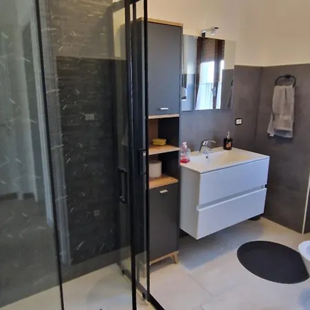 Casa Asani 3* פדבנה